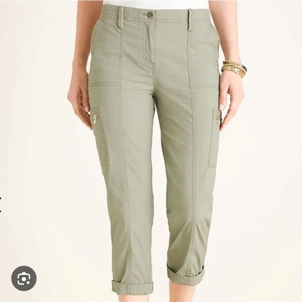 Chico’s Cotton Poplin Cargo Crop in Sage Leaf